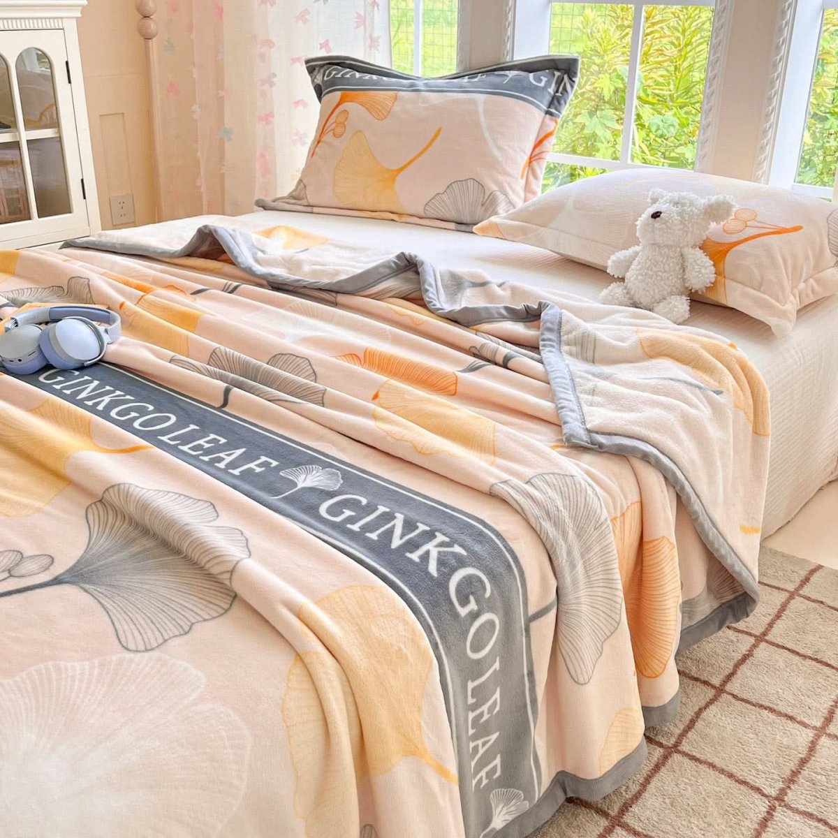 FOLIAGEHUSH – Leaf Throw Blanket for Relaxed Home Comfort - Imagen 9