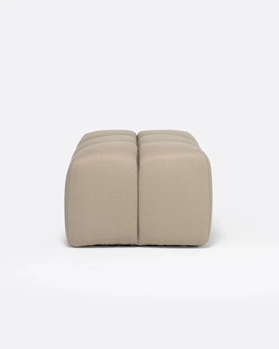 Puf de exterior CHOPIN de olefina reciclada 89 x 69 x 42 cm en color natural - Imagen 3