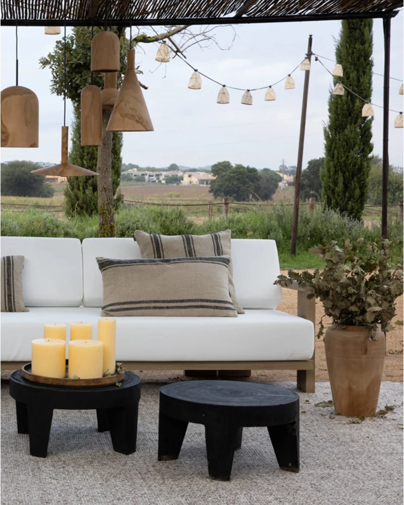 Sofá de exterior PANJANG 3/4 plazas de madera de teca 260 x 82 x 62 cm en acabado envejecido y textil blanco - Imagen 5