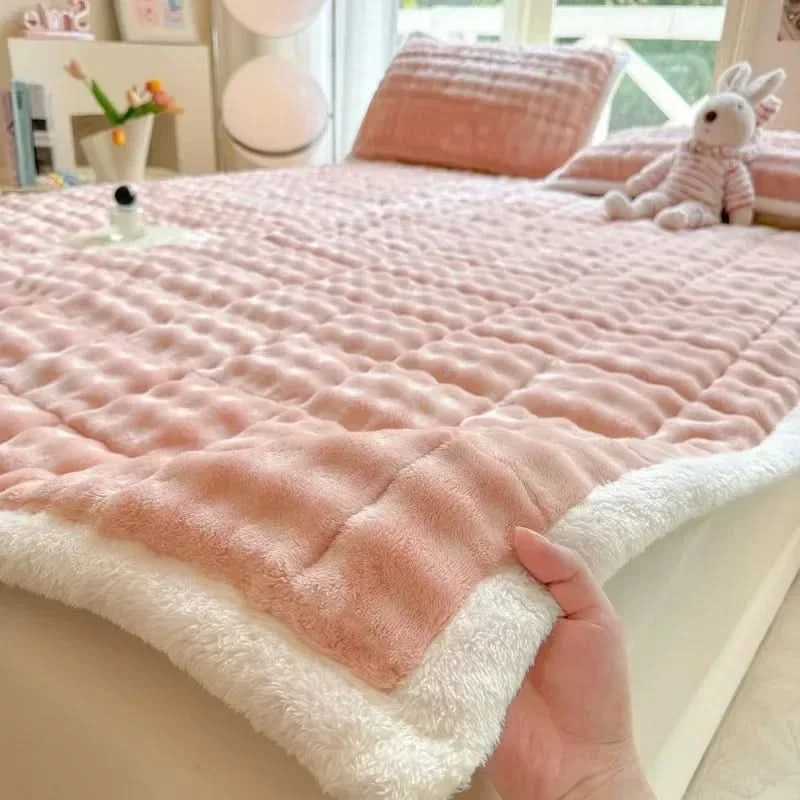 COZYTATAMI – Warm Foldable Mattress Cover Plush Comfort - Imagen 3