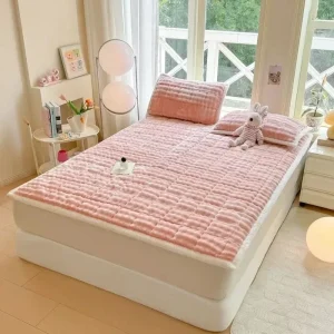 COZYTATAMI – Warm Foldable Mattress Cover Plush Comfort
