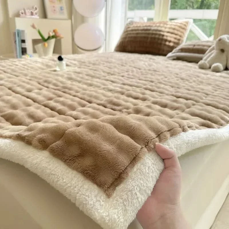 COZYTATAMI – Warm Foldable Mattress Cover Plush Comfort - Imagen 5