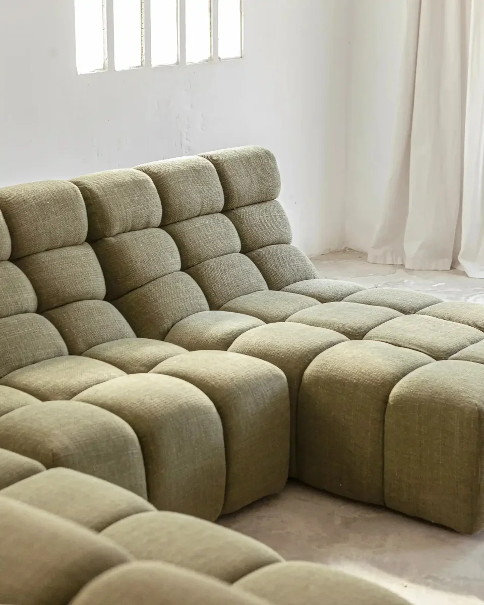 Chaise longue CHOPIN de olefina reciclada 93 x 145 x 78 cm en color musgo - Imagen 7